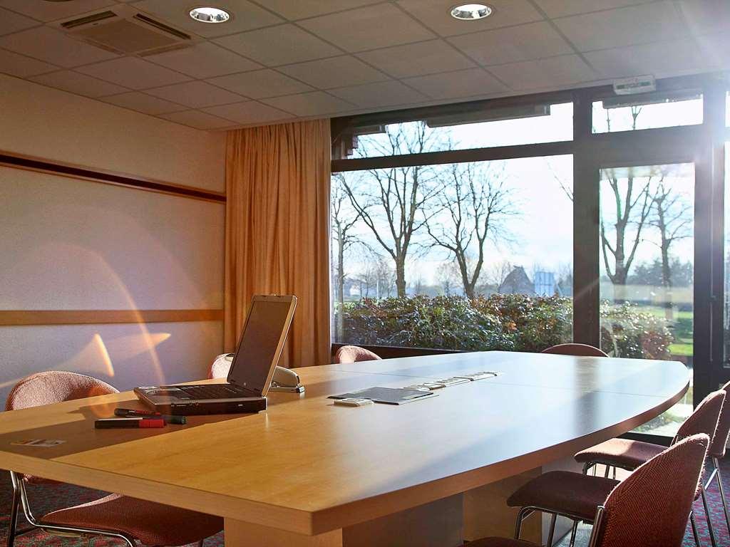 Ibis Evry-courcouronnes Hotel 3*