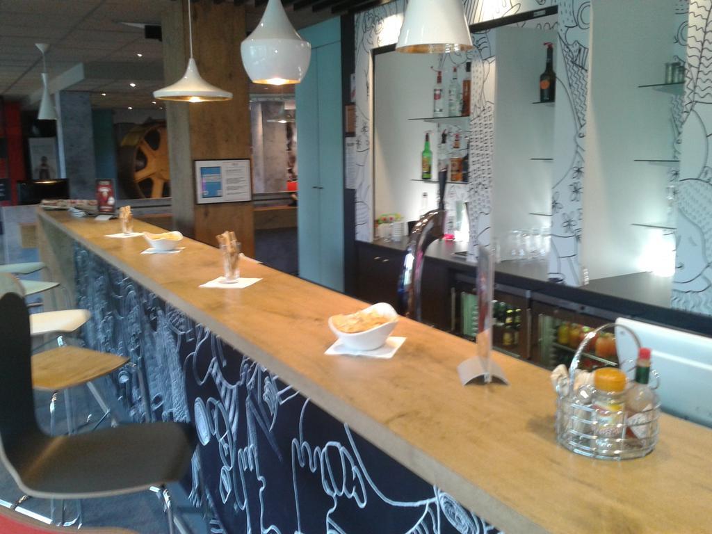 Ibis Evry-courcouronnes Hotel 3*