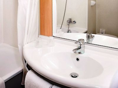 Ibis Evry-courcouronnes Hotel 3*