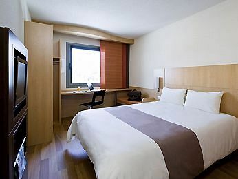 Ibis Evry-courcouronnes 3* Courcouronnes